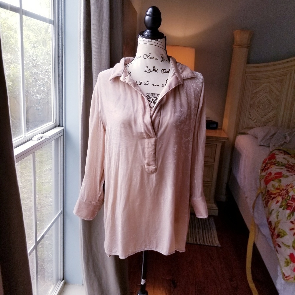 100% silk  velour tunic 🦋